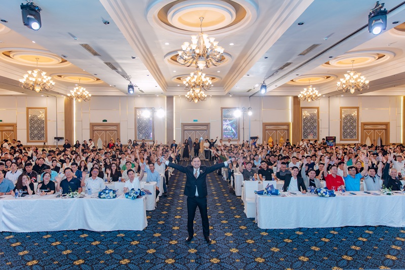 Đào Tạo SEO⭐Khóa Học SEO AI Website TPHCM➸Hà Nội✅ 2 Lâm Thanh Thiện đã đào tạo SEO cho hàng nghìn học viên trong và ngoài nước